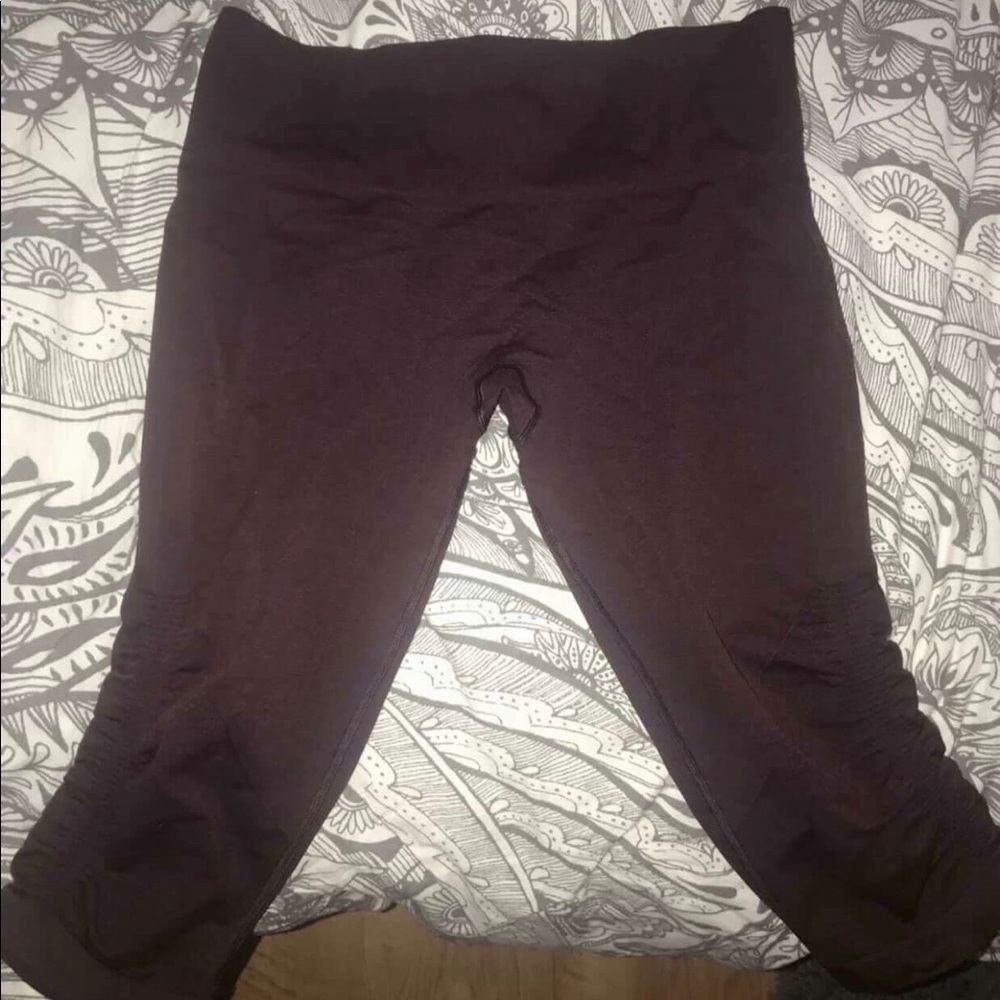 Lululemon crops